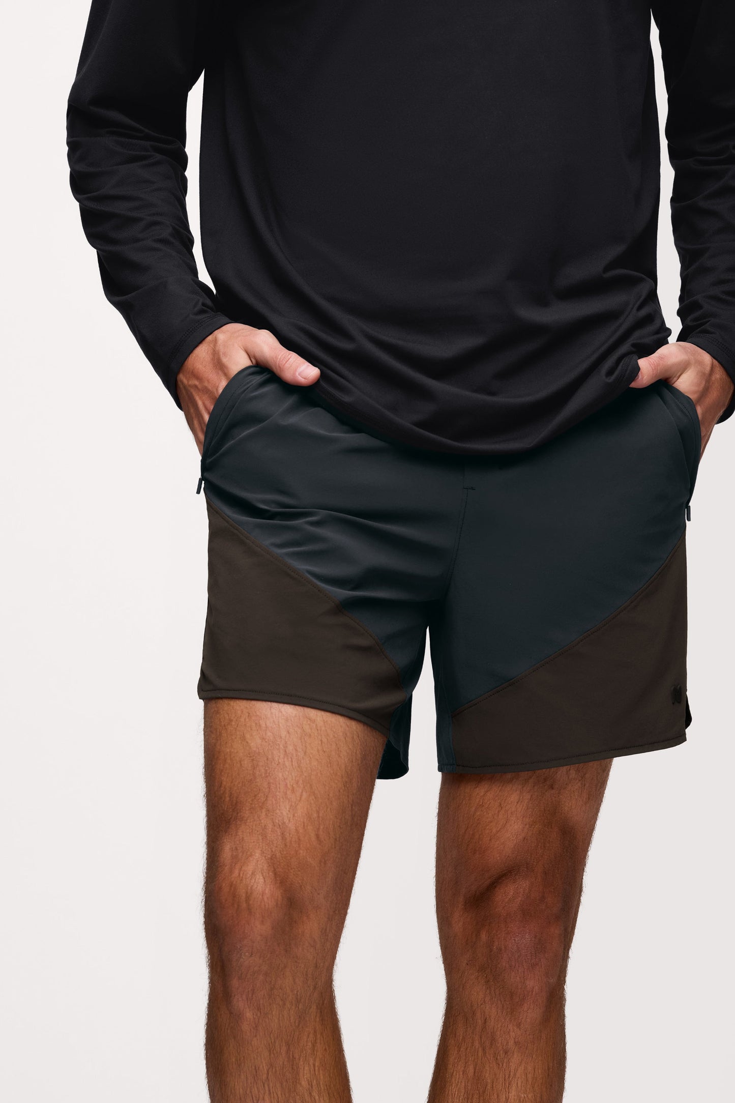 Contrast Panel Refine Short | Black/Espresso