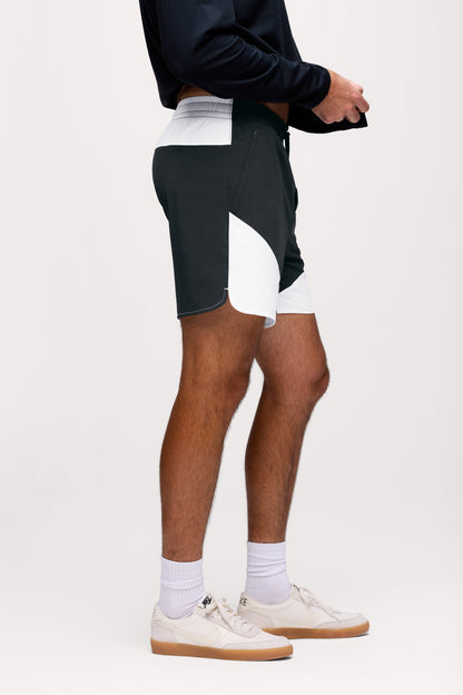 Contrast Panel Refine Short | Black/White
