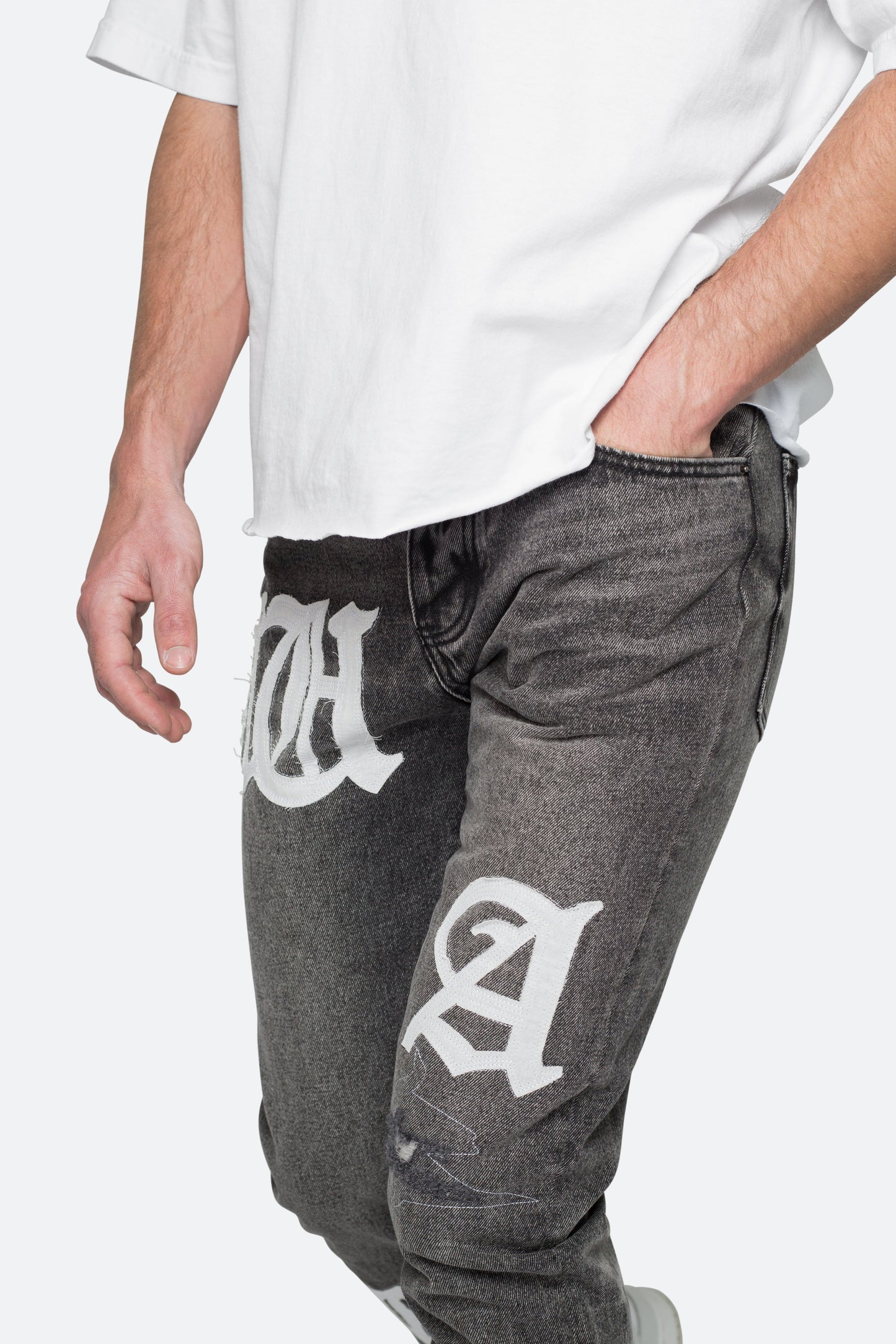 D198 War Straight Denim - Black/White
