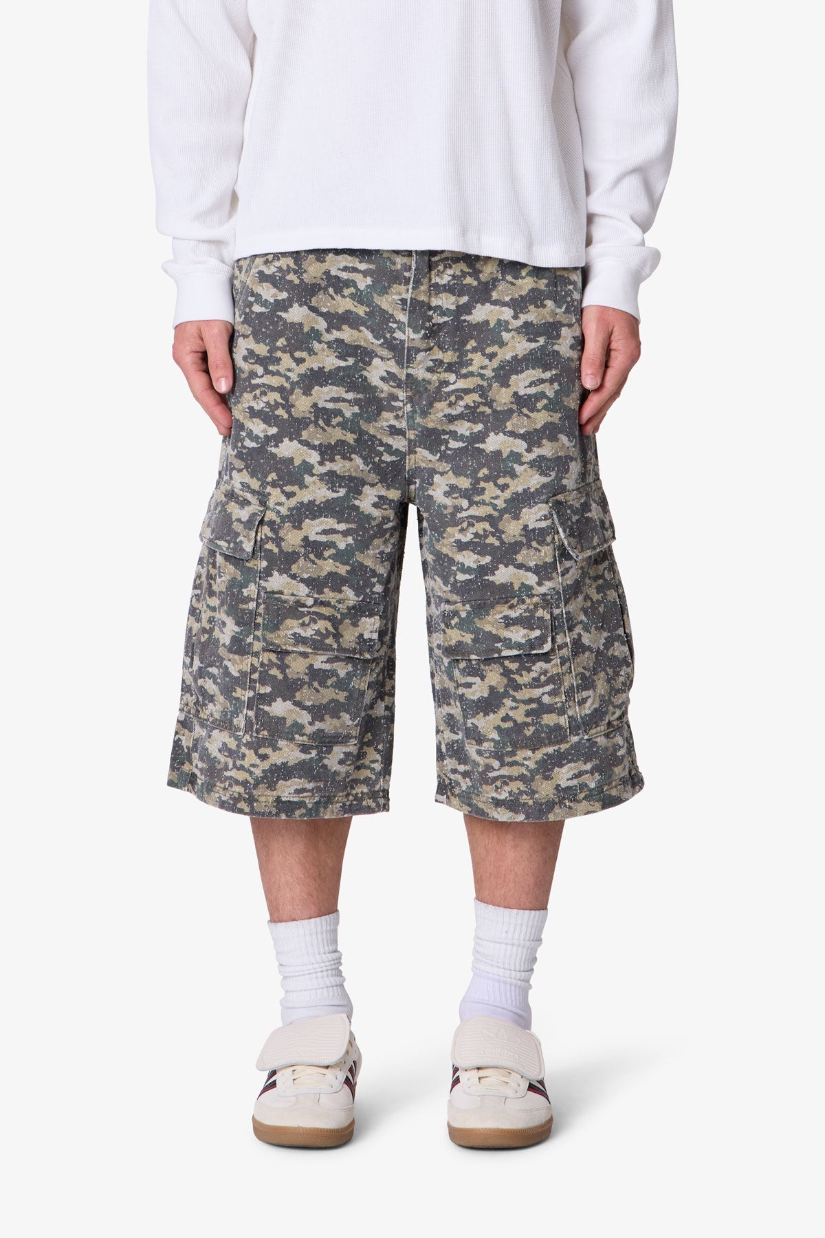 Distressed Ultra Baggy Cargo Shorts - Camo