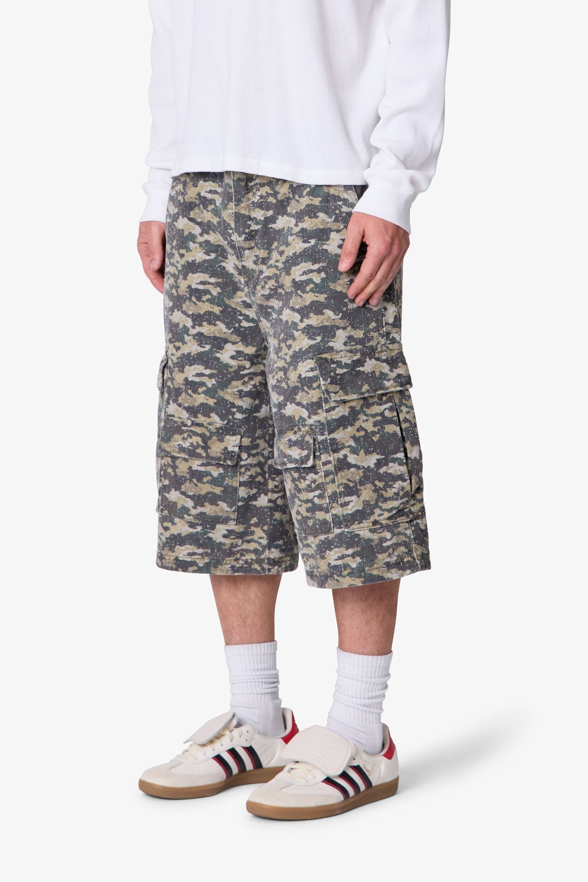 Distressed Ultra Baggy Cargo Shorts - Camo