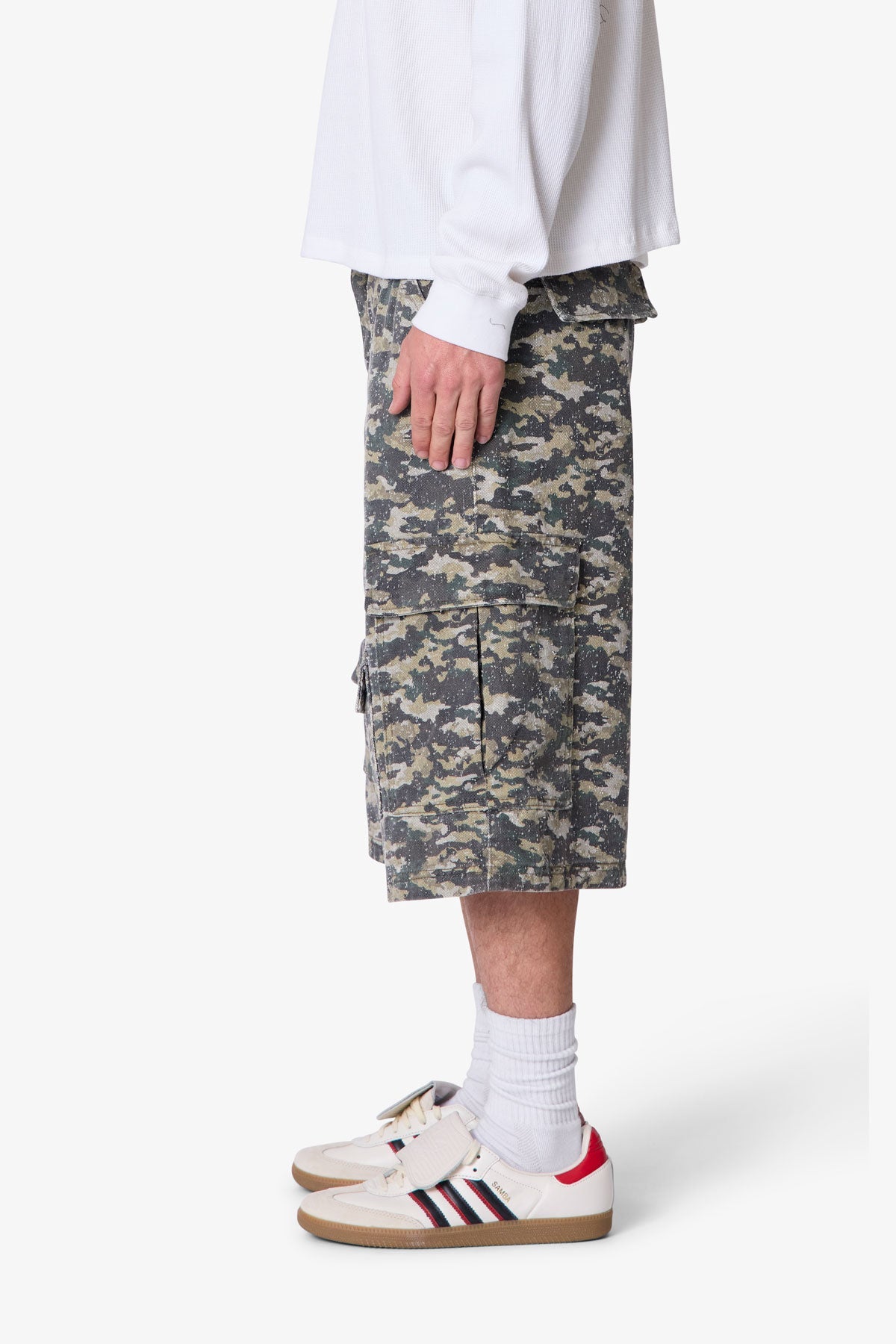 Distressed Ultra Baggy Cargo Shorts - Camo