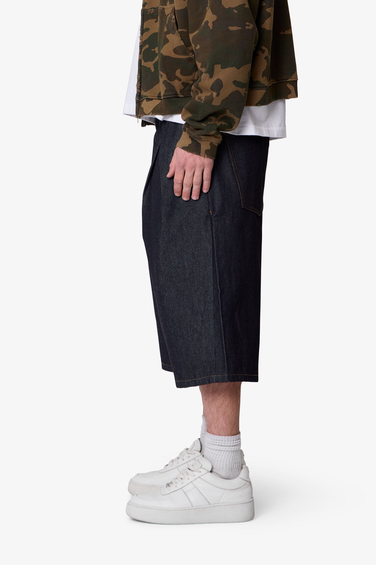 Ultra Baggy Pleated Denim Shorts - Rinsed Indigo