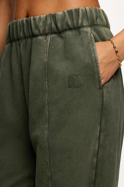 Vintage Washed Seamed Jogger | Darkest Olive