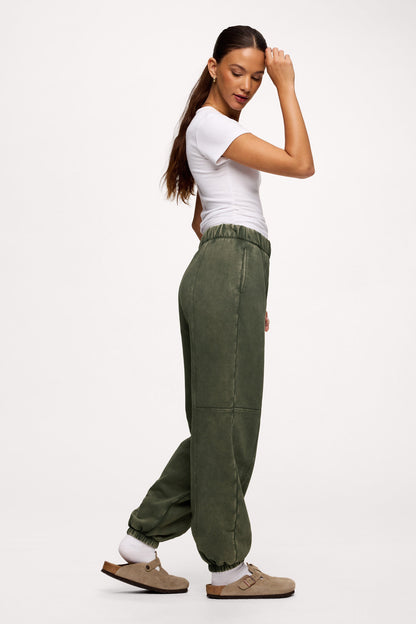 Vintage Washed Seamed Jogger | Darkest Olive