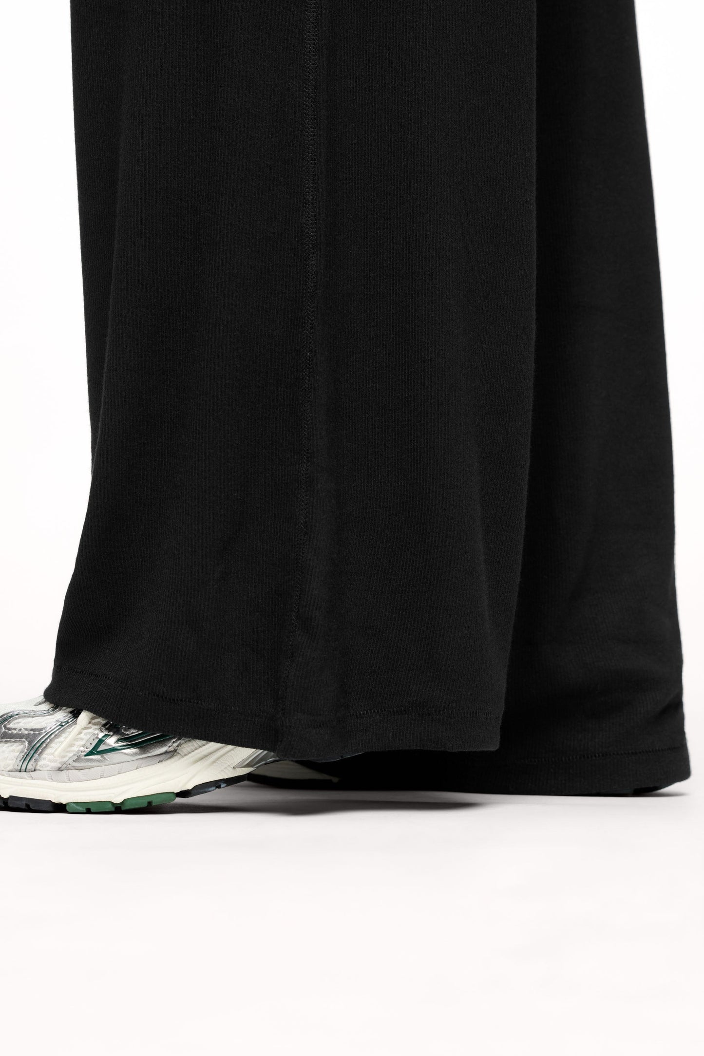 Slinky Rib Streamline Pant | Black