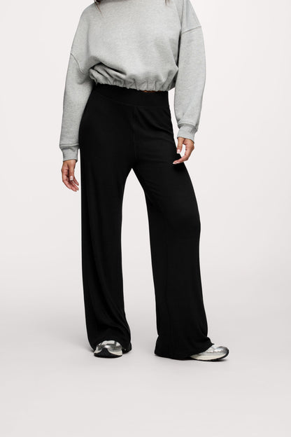 Slinky Rib Streamline Pant | Black