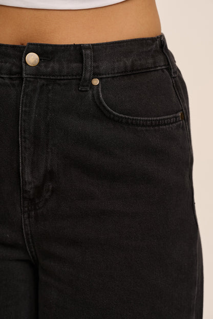Maggie Barrel Leg Jean - Black